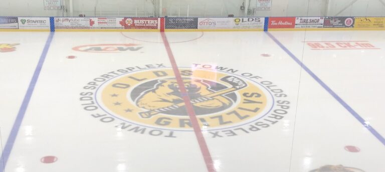 Olds Grizzlys centre ice logo (Galen Hartviksen, mymountainviewnow.com staff)