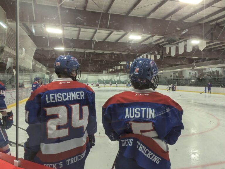 Mountain View Colts head into the holidays 2nd in HJHL Northern Division