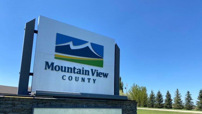 Mountain View County sign (Ethan Montague, MyMountainviewNow staff)