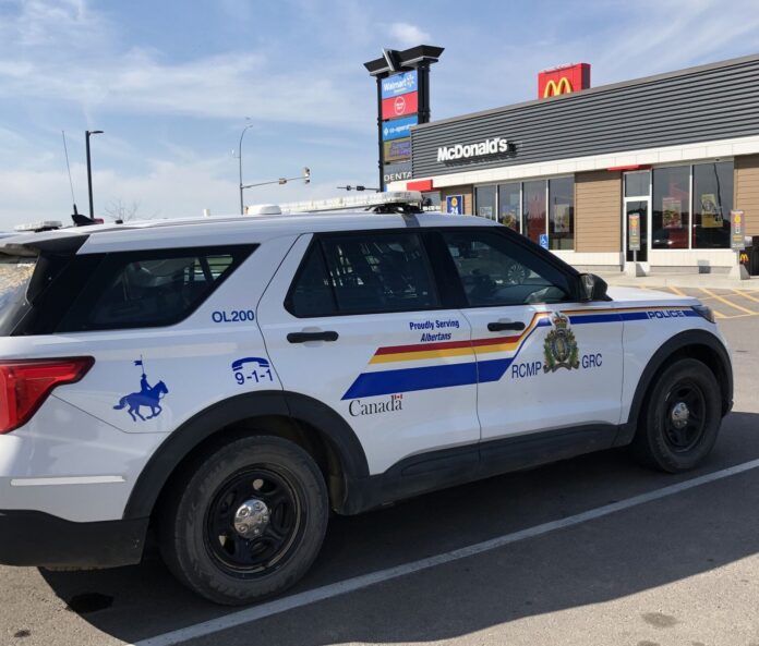 Coffee with a Cop in Olds on August 28, 2025. (Galen Hartviksen, mymountainviewnow.com staff)