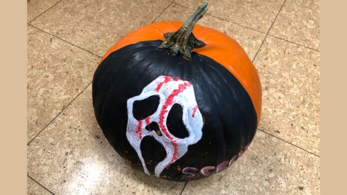 Halloween pumpkin. (Galen Hartviksen, mymountainviewnow.com staff)