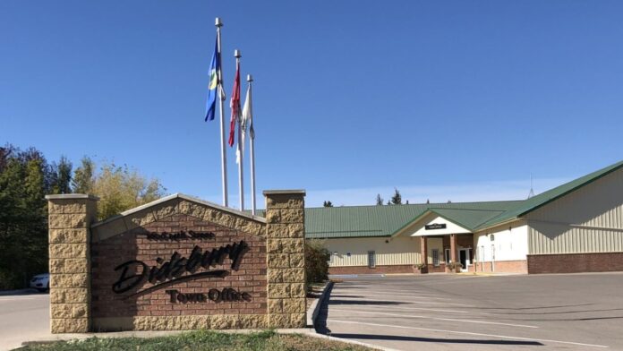 Town of Didsbury Office sign. (Galen Hartviksen, mymountainviewnow.com staff)