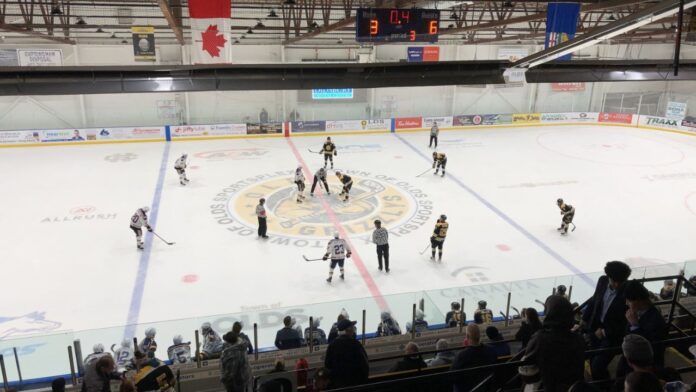 The Fort McMurray Oil Barons win in Olds on November 5, 2025. (Galen Hartviksen, mymountainviewnow.com staff)