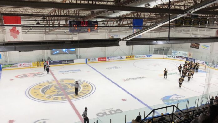 The Olds Grizzlys beat the Calgary Canucks 4-2 on September 9, 2026. (mymountainviewnow.com staff)